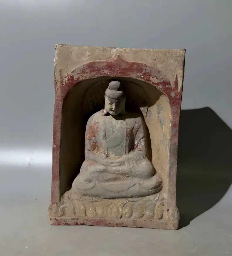 A fine Wei gray pottery Buddha relief: Wei Hui clay Buddha statue relief SIZE: H: approx. 24cm W: approx. 18cm (The Dimensions Of All Batches Are Manually Measured.If You Need More Detailed Information, Please Contact Our Customer Service 