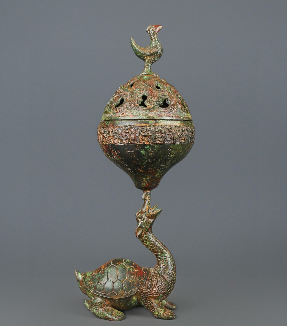 A fine Han dynasty bronze standing bird turtle incense burner: Han dynasty bronze standing bird turtle incense burner SIZE: W:1850g L:14cm H:37cm (The Dimensions Of All Batches Are Manually Measured.If You Need More Detailed Information, Please Contact Our Custom