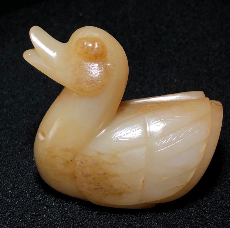A fine Song Dynasty jade goose: Song Dynasty: Jade goose SIZE: L:4.7cm W:2.8cm H:4.4cm W:67.9g (The Dimensions Of All Batches Are Manually Measured.If You Need More Detailed Information, Please Contact Our Customer Service Before Bi