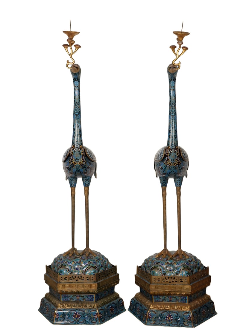 A pair of exquisite late Qing cloisonne cloisonne cloisonne enamel crane candlesticks and incense: A pair of late Qing cloisonne cloisonne enamel crane candlesticks for incense SIZE: H:195cm (The Dimensions Of All Batches Are Manually Measured.If You Need More Detailed Information, Please Contact O