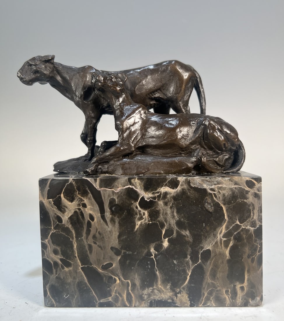 A fine leopard statue, bronze artwork, desk ornament (1 of 9)