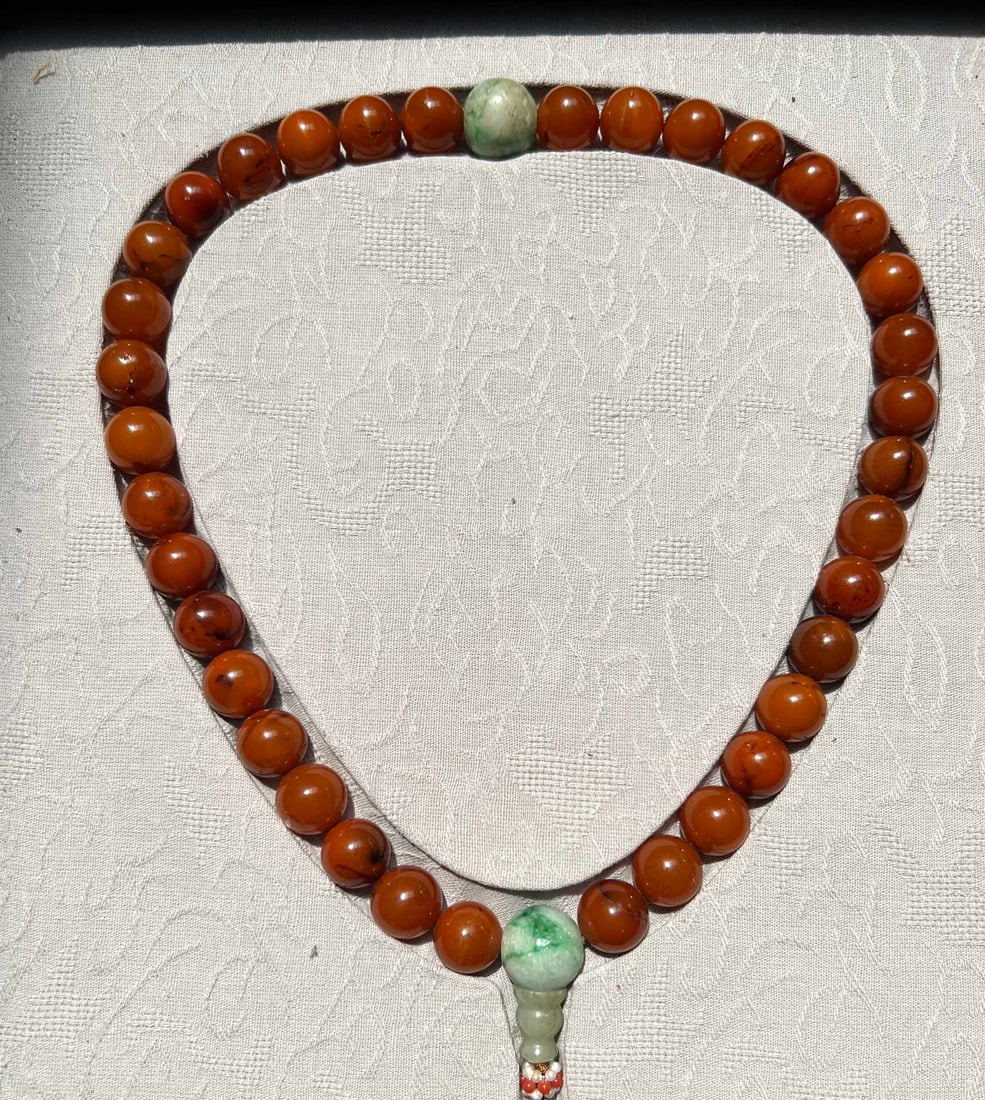 A beautiful Qing Dynasty wax bead handheld beeswax: Qing Dynasty wax bead string handheld beeswax SIZE: D: 1.2cm Overall L: 35.5cm W: 71g (The Dimensions Of All Batches Are Manually Measured.If You Need More Detailed Information, Please Contact Our Cus
