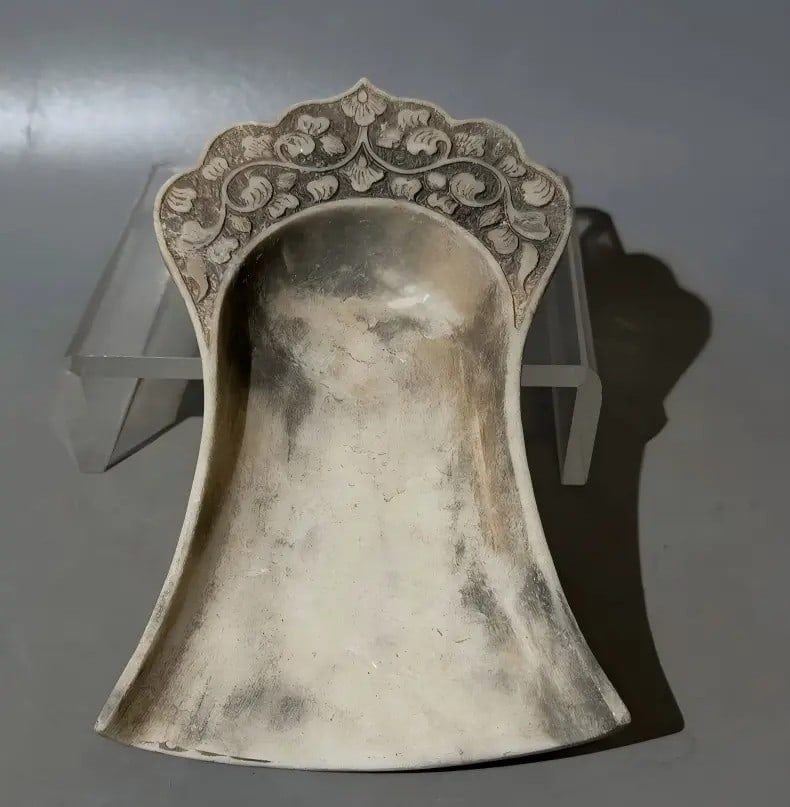 A fine Han dynasty white marble stone inkstone: Han dynasty white jade inkstone carved inkstone SIZE: Approx. 20cm L:W:12cm (The Dimensions Of All Batches Are Manually Measured.If You Need More Detailed Information, Please Contact Our Customer Serv