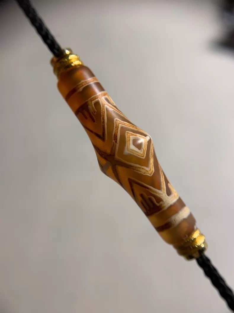 A fine Qing Dynasty agate ancient bead multi-ridged lezi: Qing Dynasty agate ancient beaded multi-ridge lezi SIZE: D: 9.5 mm to 29.8 m holes (The Dimensions Of All Batches Are Manually Measured.If You Need More Detailed Information, Please Contact Our Custom