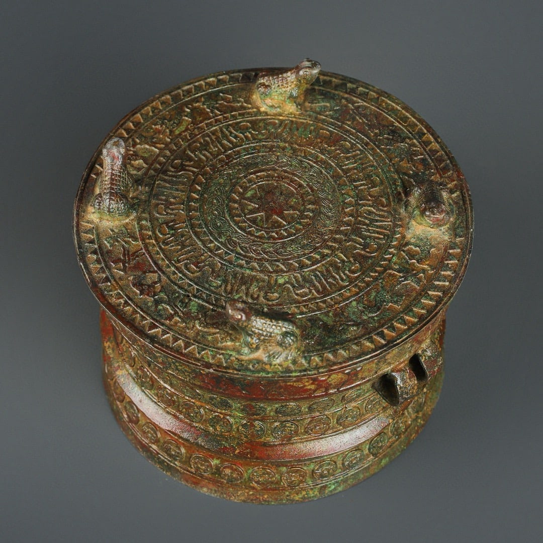 A fine Western Zhou bronze frog drum - 8
