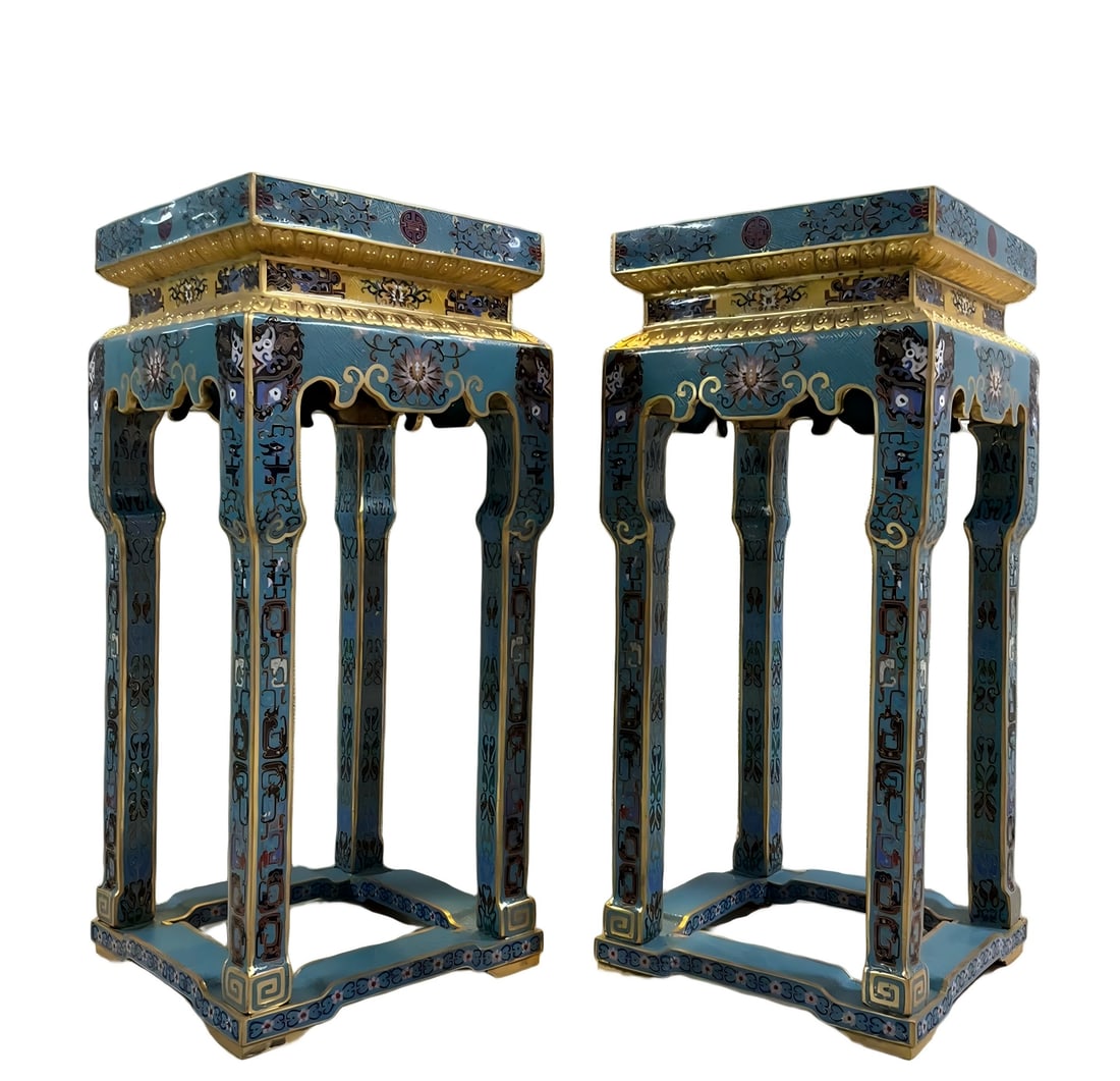 A pair of exquisite late Qing dynasty palace-style table with cloisonne sapphire floral patterns (1 of 9)