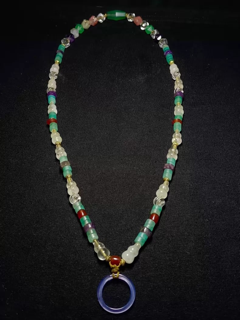 A beautiful Qing Dynasty crystal Tianhe stone agate ancient bead necklace: Qing Dynasty crystal Tianhe stone agate ancient bead necklace SIZE: W:70g (The Dimensions Of All Batches Are Manually Measured.If You Need More Detailed Information, Please Contact Our Customer Servic