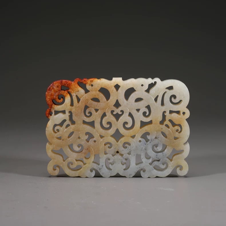 A fine Ming Dynasty white jade hollow pendant with dragon and phoenix patterns: Ming Dynasty white jade dragon and phoenix pattern openwork pendant SIZE: L:10.8cm W:7.7cm W:112g (The Dimensions Of All Batches Are Manually Measured.If You Need More Detailed Information, Please Con