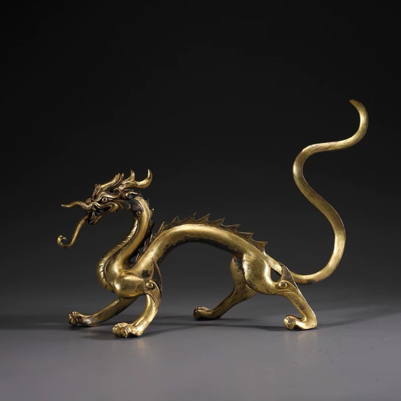 A fine Qing Dynasty bronze dragon ornament: Qing Dynasty bronze dragon ornaments SIZE: L:30.5cm H:21.2cm (The Dimensions Of All Batches Are Manually Measured.If You Need More Detailed Information, Please Contact Our Customer Service Before Bidd