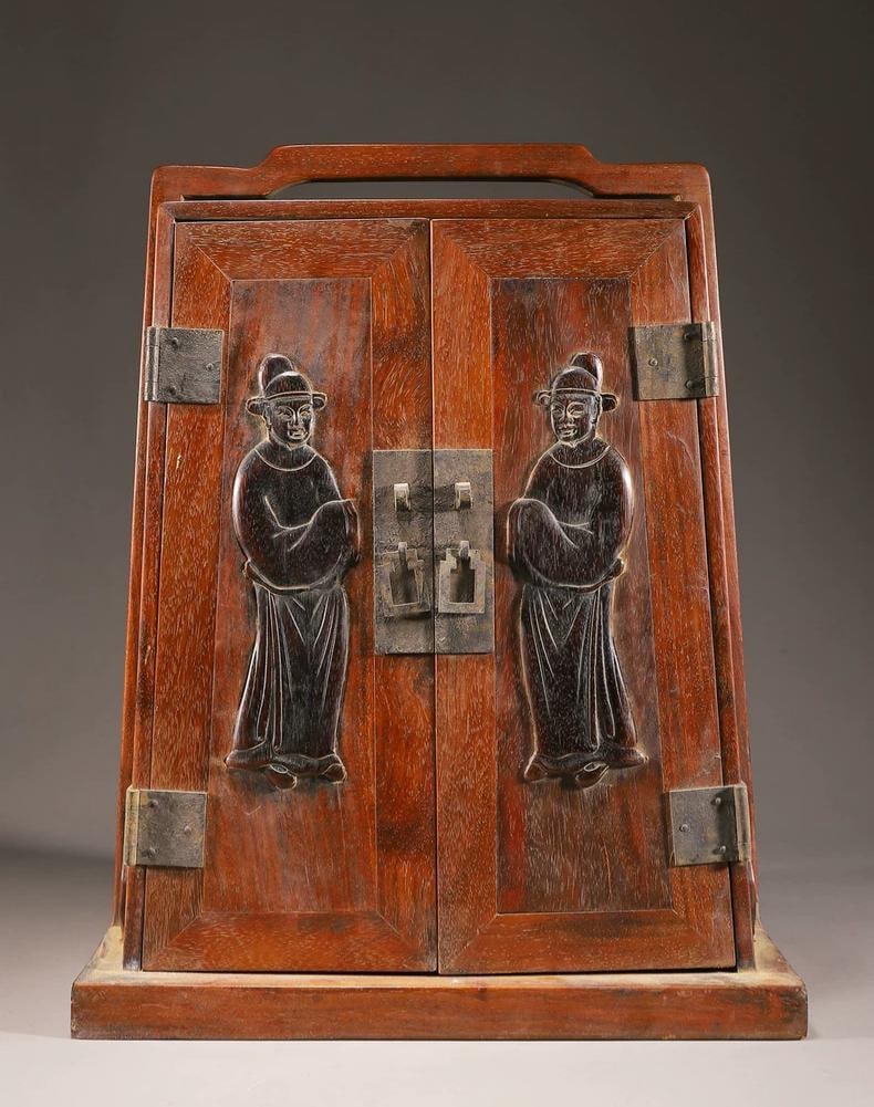 A fine Qing Dynasty woodcarved inlaid box: Qing Dynasty wood-carved inlaid box SIZE: L:34cm W:22cm H:43.5cm (The Dimensions Of All Batches Are Manually Measured.If You Need More Detailed Information, Please Contact Our Customer Service Before 