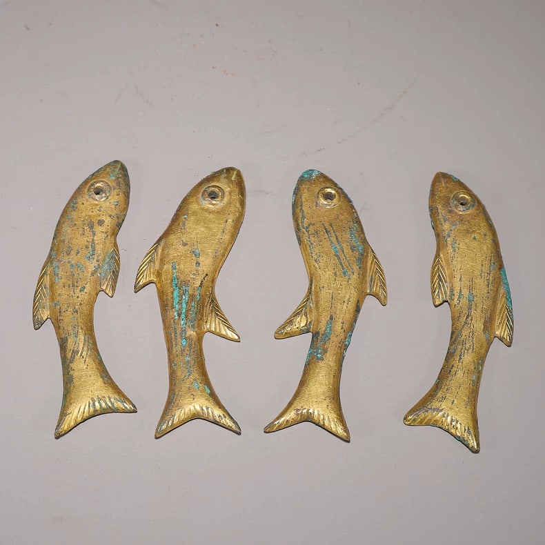 A fine Qing Dynasty bronze gilded fish: Qing Dynasty bronze gilded fish SIZE: L:9cm W:111g (The Dimensions Of All Batches Are Manually Measured.If You Need More Detailed Information, Please Contact Our Customer Service Before Bidding.)