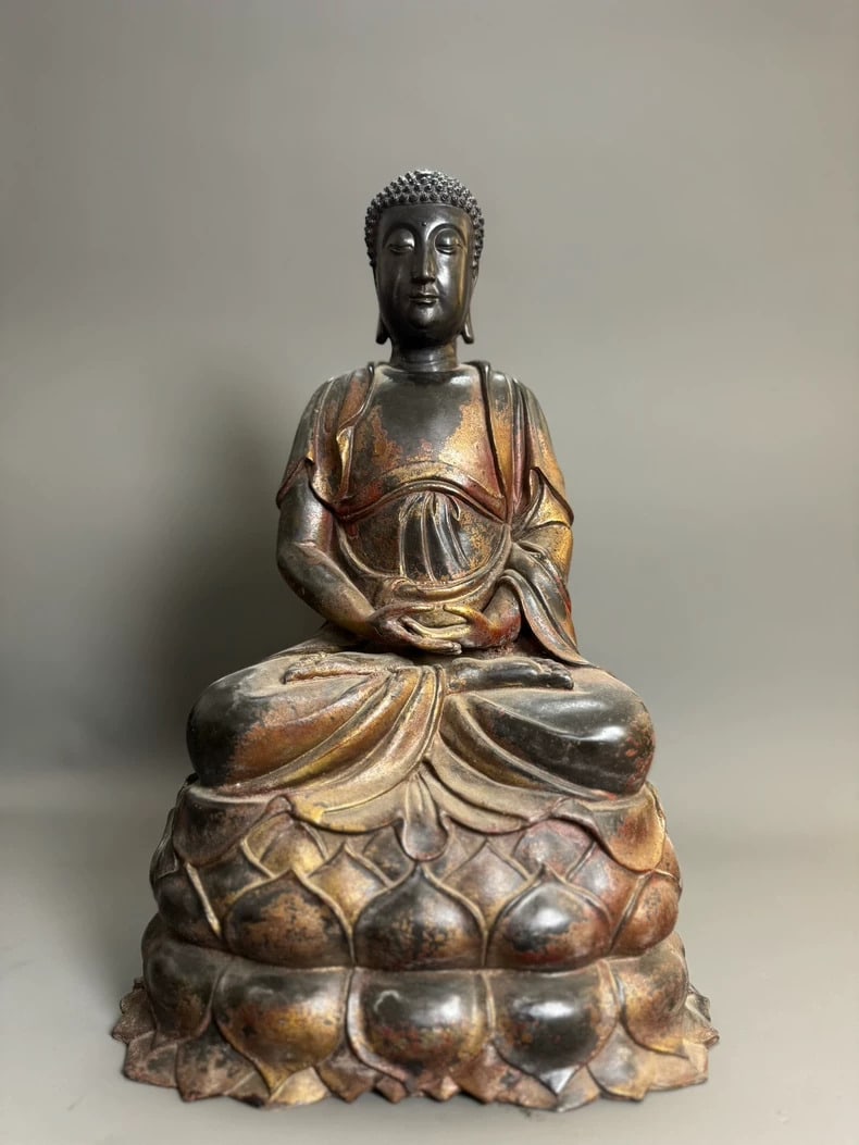 A fine Ming Dynasty seated bronze Buddha statue (1 of 8)