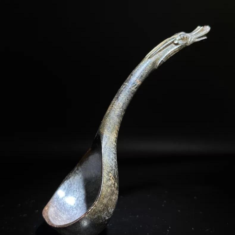 A fine Han dynasty ancient jade dragon-head spoon (1 of 4)