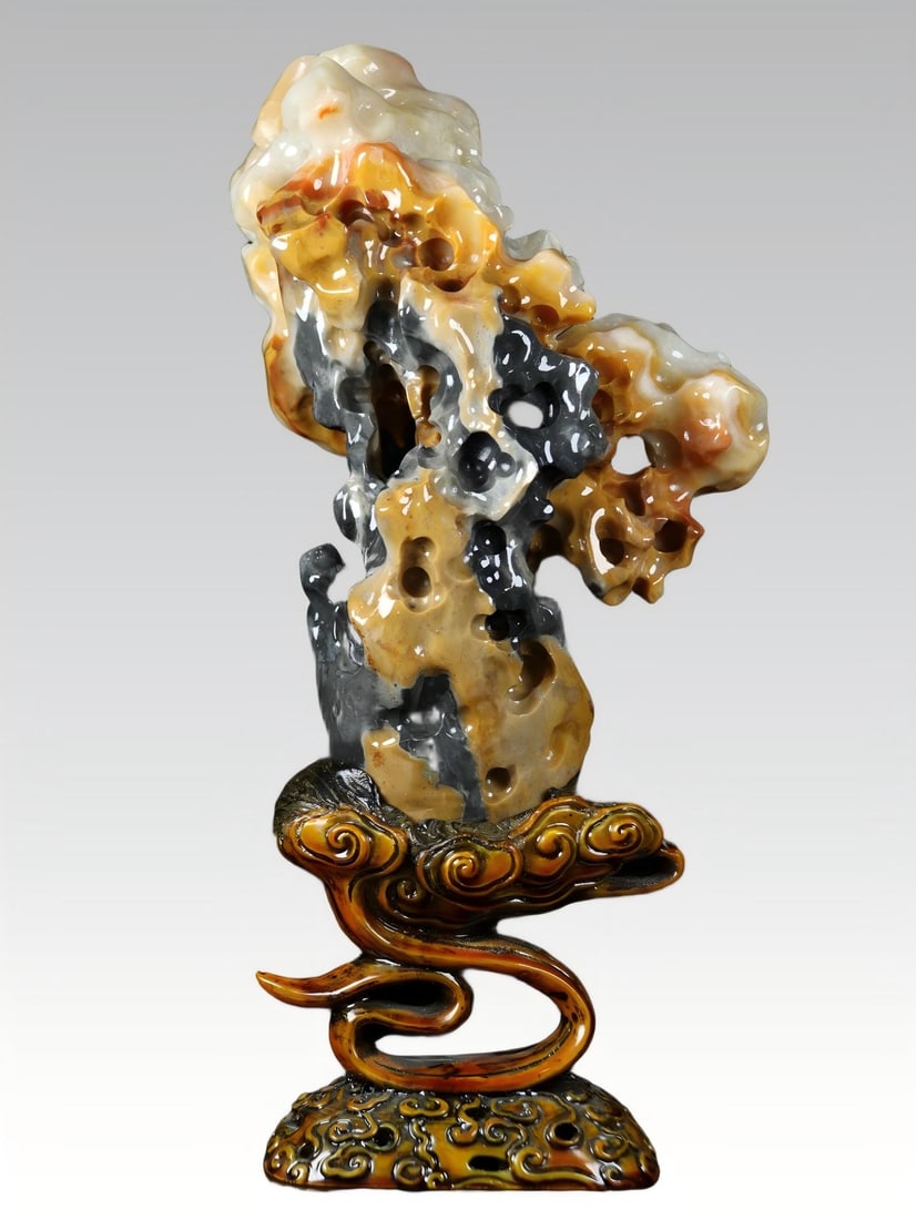 A beautiful Qing Dynasty Furong stone carved rough stone ornament: A raw stone ornament carved from Qing Dynasty Furong Stone SIZE: 24x12x8cm W:812g (The Dimensions Of All Batches Are Manually Measured.If You Need More Detailed Information, Please Contact Our Custome
