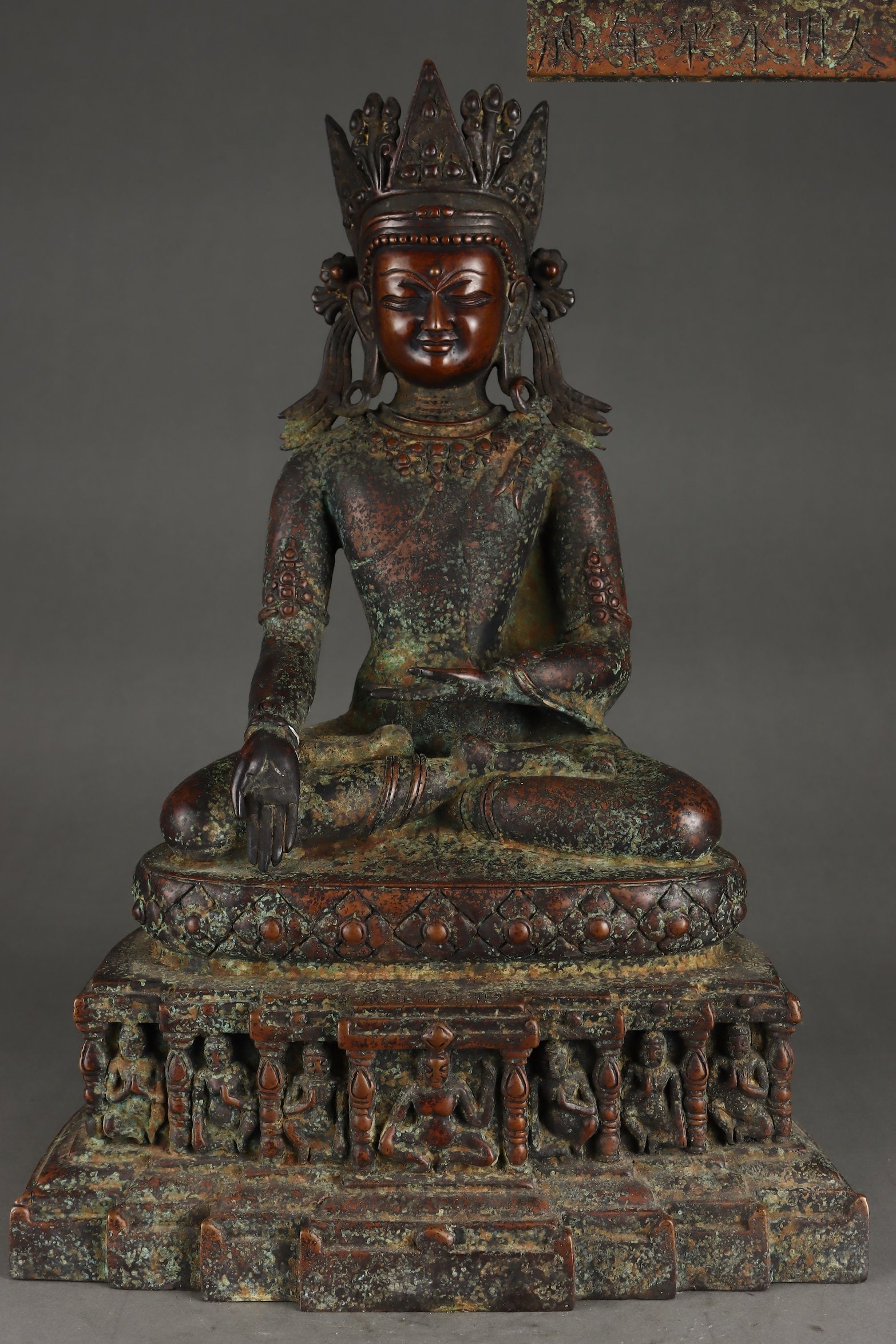 A fine Ming Dynasty bronze seated Medicine Buddha statue: Ming Dynasty bronze statue of the Seated Medicine Buddha SIZE: H:39cm W:26.5cm W:10.5kg (The Dimensions Of All Batches Are Manually Measured.If You Need More Detailed Information, Please Contact Our C