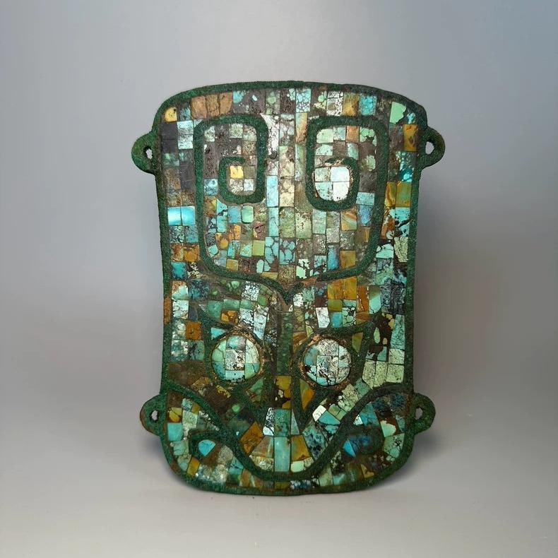 A fine Han dynasty bronze plaque inlaid with turquoise and beast-face patterns: Han dynasty bronze plaques inlaid with turquoise and beast-face patterns SIZE: L:16.5cm W:12.3cm (The Dimensions Of All Batches Are Manually Measured.If You Need More Detailed Information, Please Cont