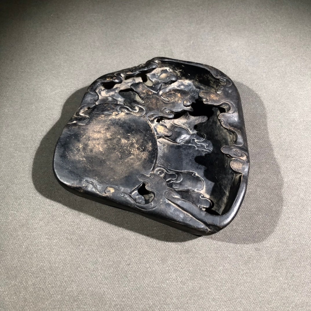 A fine Qing Dynasty Duanshi brush washer: Qing Dynasty Duanshi brush washer SIZE: L:16.2cm W:15cm W:4.1cm (The Dimensions Of All Batches Are Manually Measured.If You Need More Detailed Information, Please Contact Our Customer Service Before B