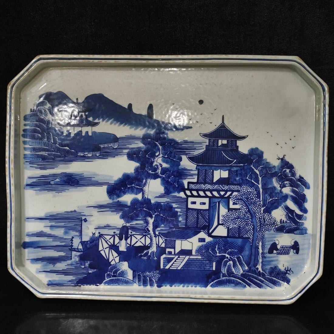 A beautiful Qing Dynasty landscape tea tray: Qing Dynasty landscape tea tray SIZE: 41x32cm (The Dimensions Of All Batches Are Manually Measured.If You Need More Detailed Information, Please Contact Our Customer Service Before Bidding.)