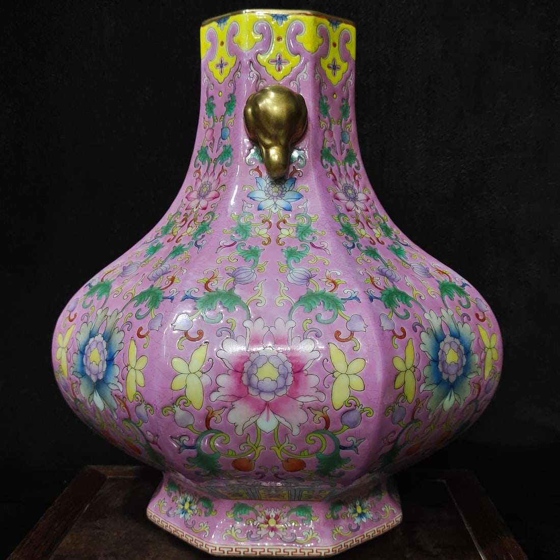 A beautiful Qing Dynasty enamel lotus entwined lotus eight-square vase: Qing Dynasty enamel lotus eight-sided vase with entwined branches SIZE: H:30cm W:26cm (The Dimensions Of All Batches Are Manually Measured.If You Need More Detailed Information, Please Contact Our Cus