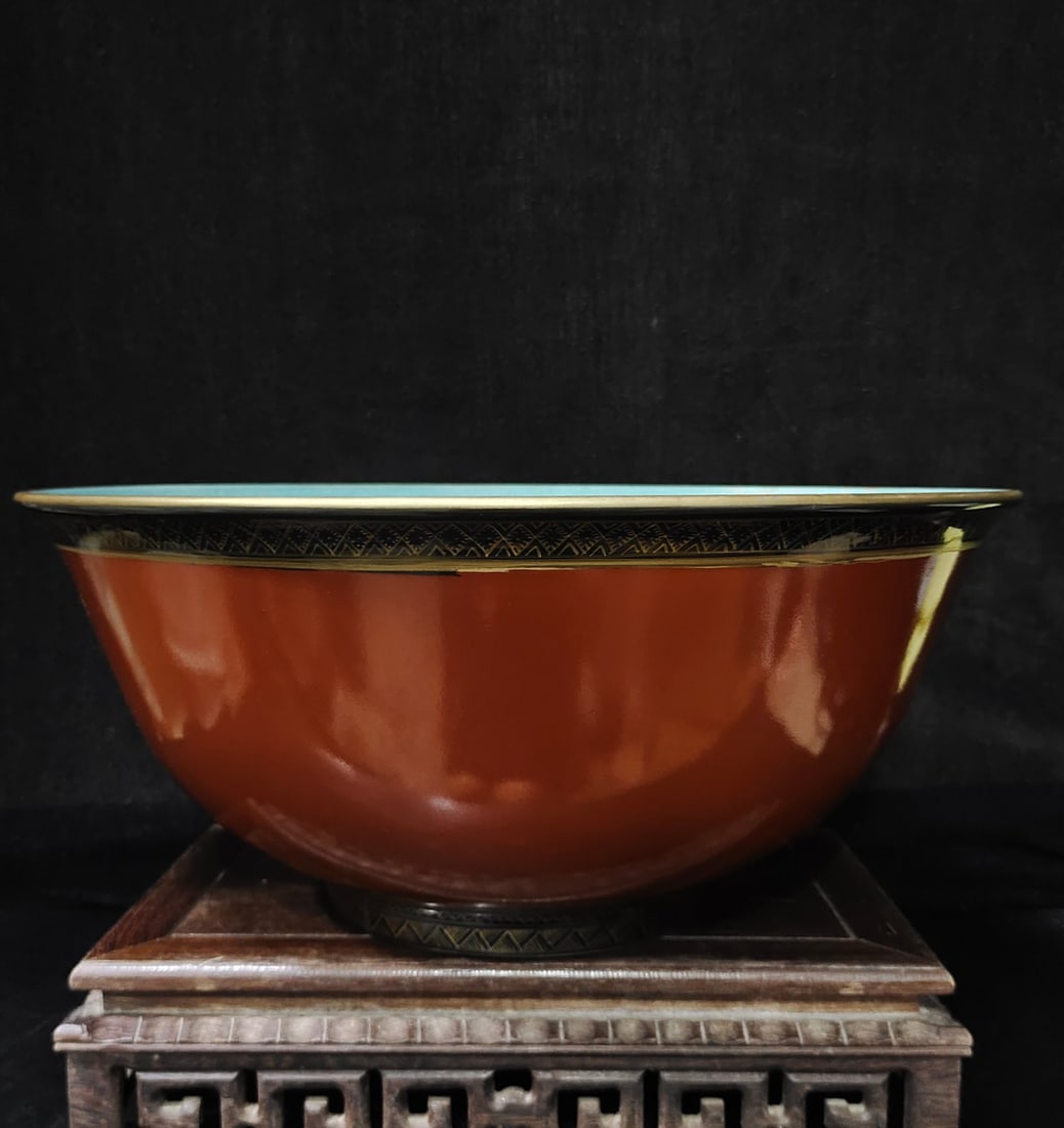 A beautiful Qing Dynasty purple-gold glazed bowl with gold decoration: Qing Dynasty purple-gold glazed gold-painted bowl SIZE: W:34cm H:15cm (The Dimensions Of All Batches Are Manually Measured.If You Need More Detailed Information, Please Contact Our Customer Service Be