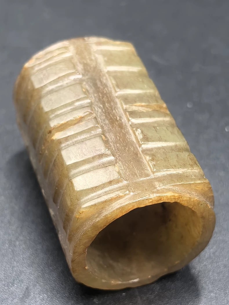A beautiful Ming Dynasty jade cong strap - 3