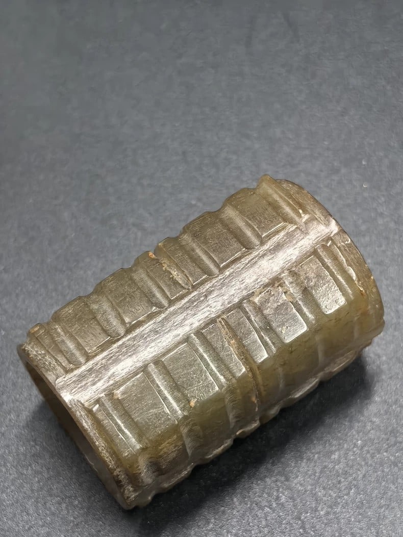 A beautiful Ming Dynasty jade cong strap - 7