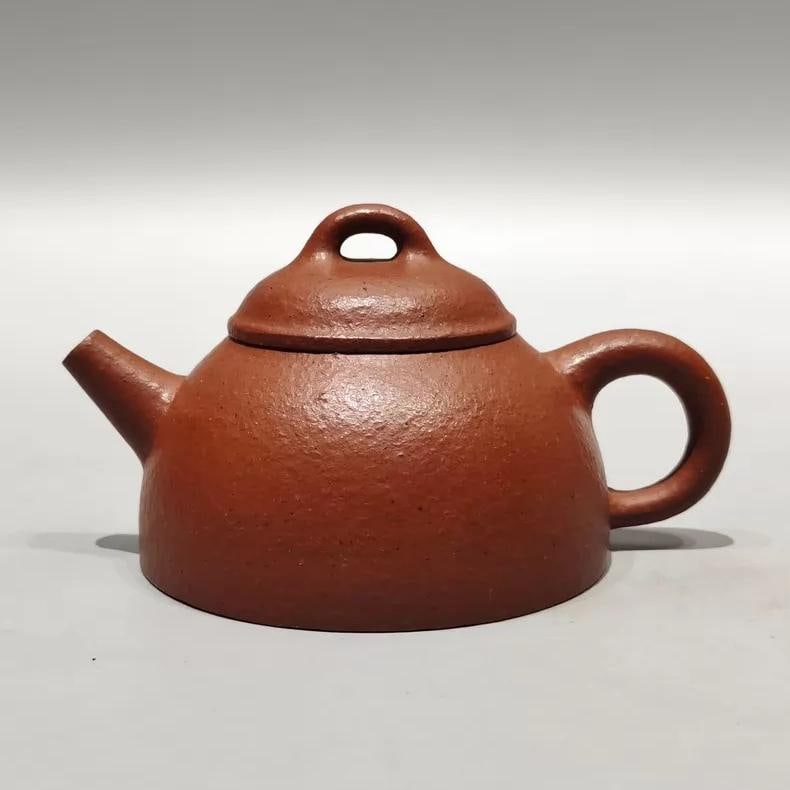 A beautiful Qingde Hall bottom-marked Yixing teapot: Qingde Hall bottom marked Yixing clay teapot SIZE: H: Approximately 10cm (The Dimensions Of All Batches Are Manually Measured.If You Need More Detailed Information, Please Contact Our Customer Service