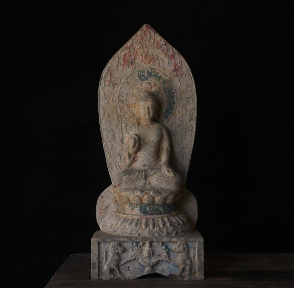A beautiful Han Dynasty painted flame-backed Buddha (1 of 9)