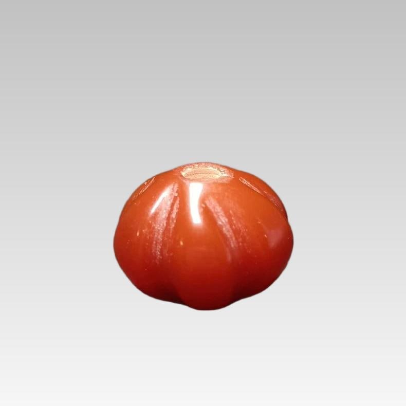 A beautiful Ming Dynasty red glazed diamond-shaped melon bead: Ming Dynasty red glazed diamond-shaped melon beads SIZE: 2x1.5 cm W:9g (The Dimensions Of All Batches Are Manually Measured.If You Need More Detailed Information, Please Contact Our Customer Service B