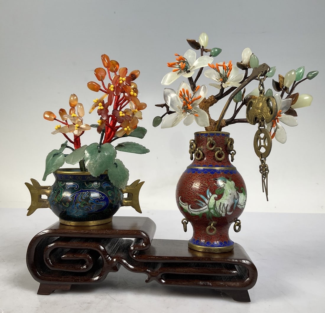 A beautiful late Qing cloisonne jade bonsai set: A set of late Qing cloisonne jade bonsai SIZE: Excluding the base H: 12cm (The Dimensions Of All Batches Are Manually Measured.If You Need More Detailed Information, Please Contact Our Customer Servic