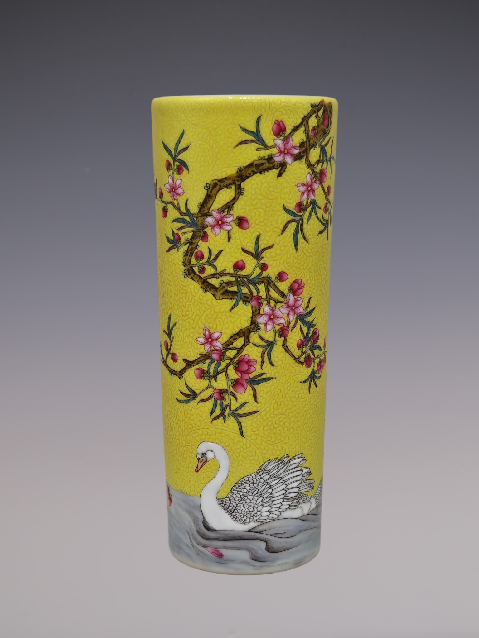 An Exquisite Enamel Flower and Bird Pattern with poem Incense Tube: An Exquisite Enamel Flower and Bird Pattern with poem Incense Tube Qing Dynasty, China Yongzheng Four-character Mark Size:15.3cmx6cm (The Dimensions Of All Batches Are Manually Measured.If You Need Mo