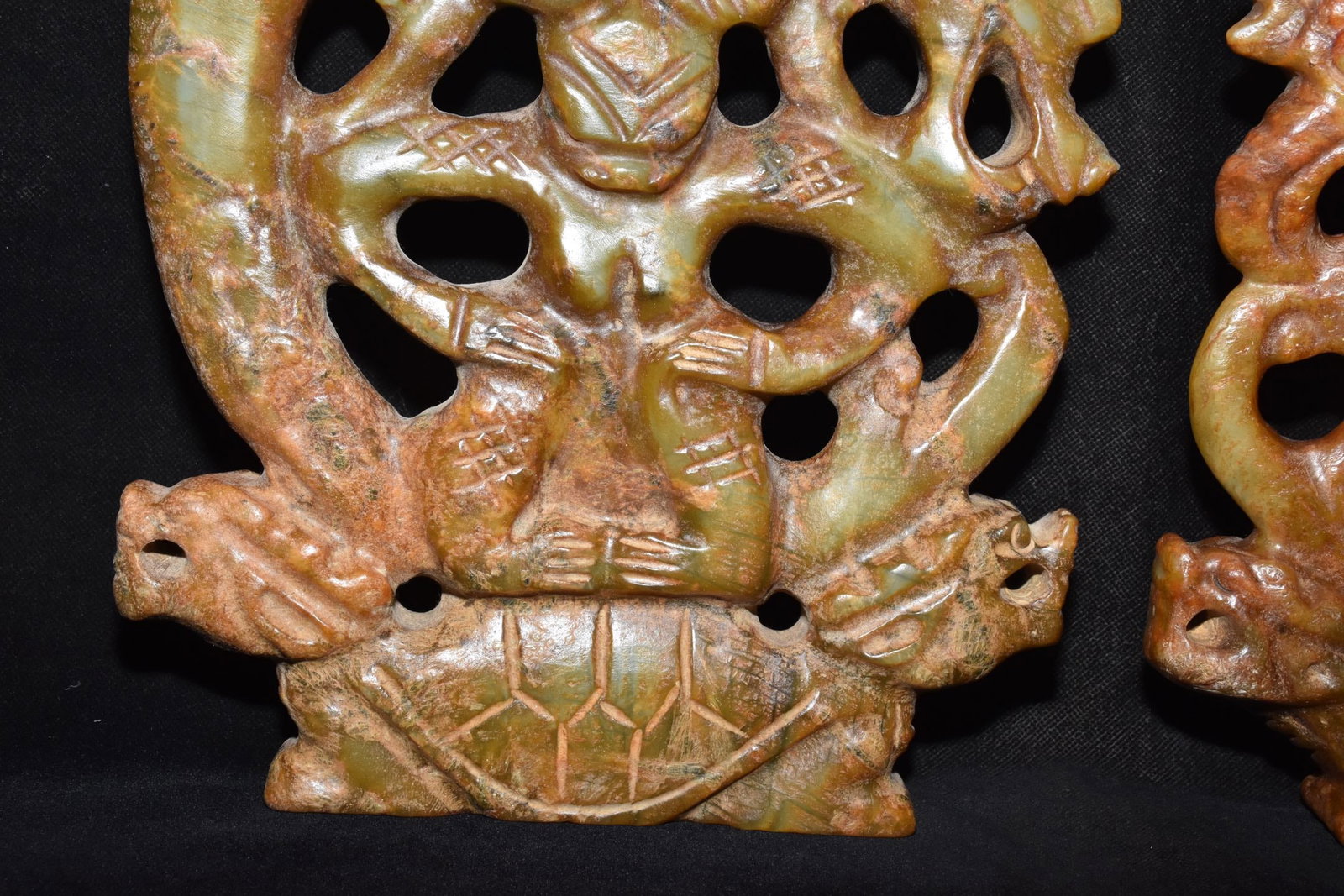 An Exquisite Hemo Jade Figure Pattern Ornament - 2