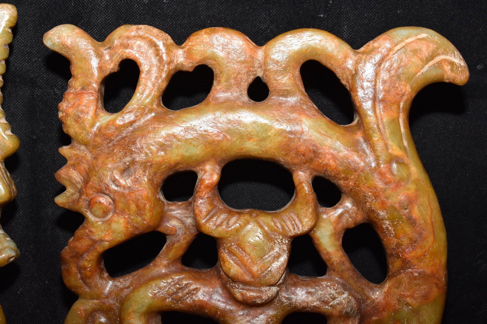 An Exquisite Hemo Jade Figure Pattern Ornament - 4