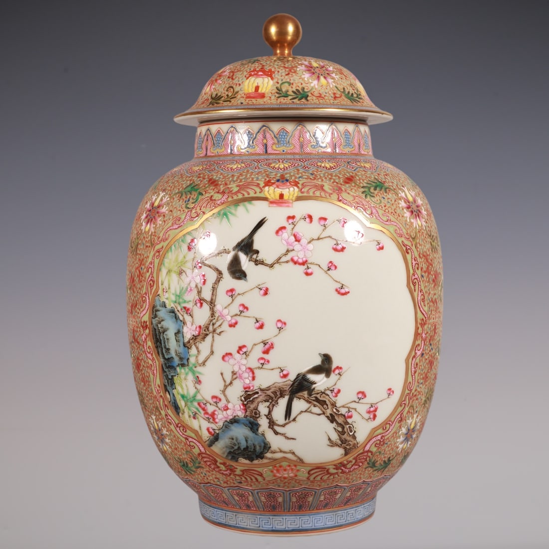 An Exquisite Enamel Painted Gold Flower and Bird Pattern Lotus Pattern Jar: An Exquisite Enamel Painted Gold Flower and Bird Pattern Lotus Pattern Jar Qing Dynasty, China Qianlong Six-character Mark Size:29cmx18cm (The Dimensions Of All Batches Are Manually Measured.If You