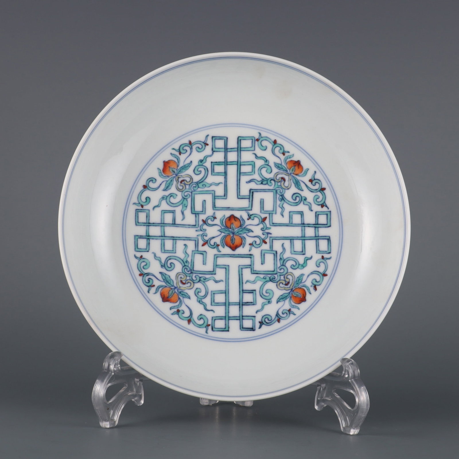 An Exquisite Doucai Peach Pattern Plate: An Exquisite Doucai Peach Pattern Plate Qing Dynasty, China Yongzheng Six-character Mark Size:5cmx21.2cm (The Dimensions Of All Batches Are Manually Measured.If You Need More Detailed Information,