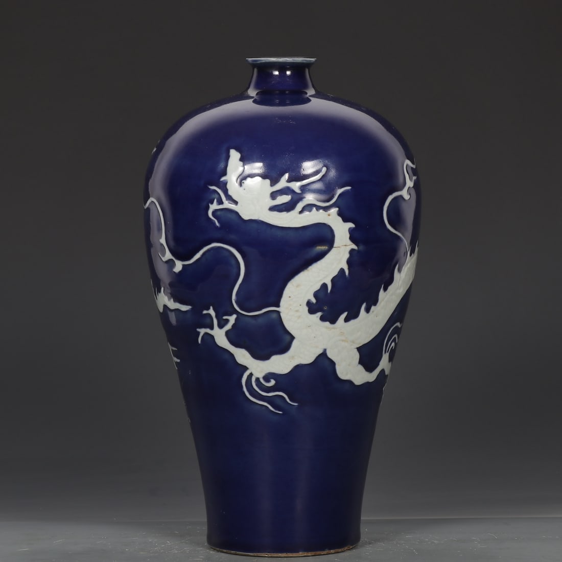 An Exquisite Ji Blue Glazed Dragon Pattern Vase - 2