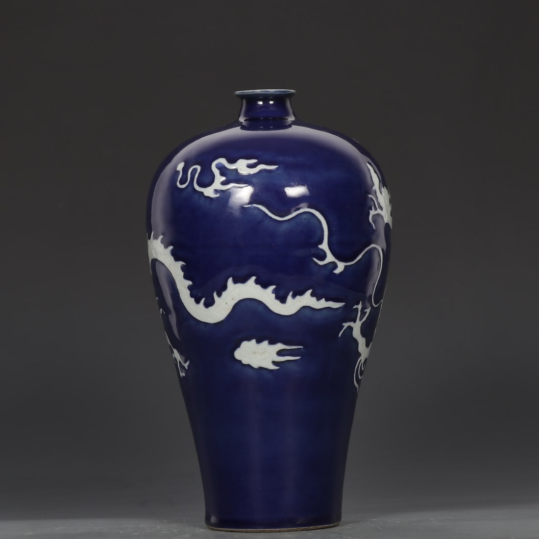 An Exquisite Ji Blue Glazed Dragon Pattern Vase - 6