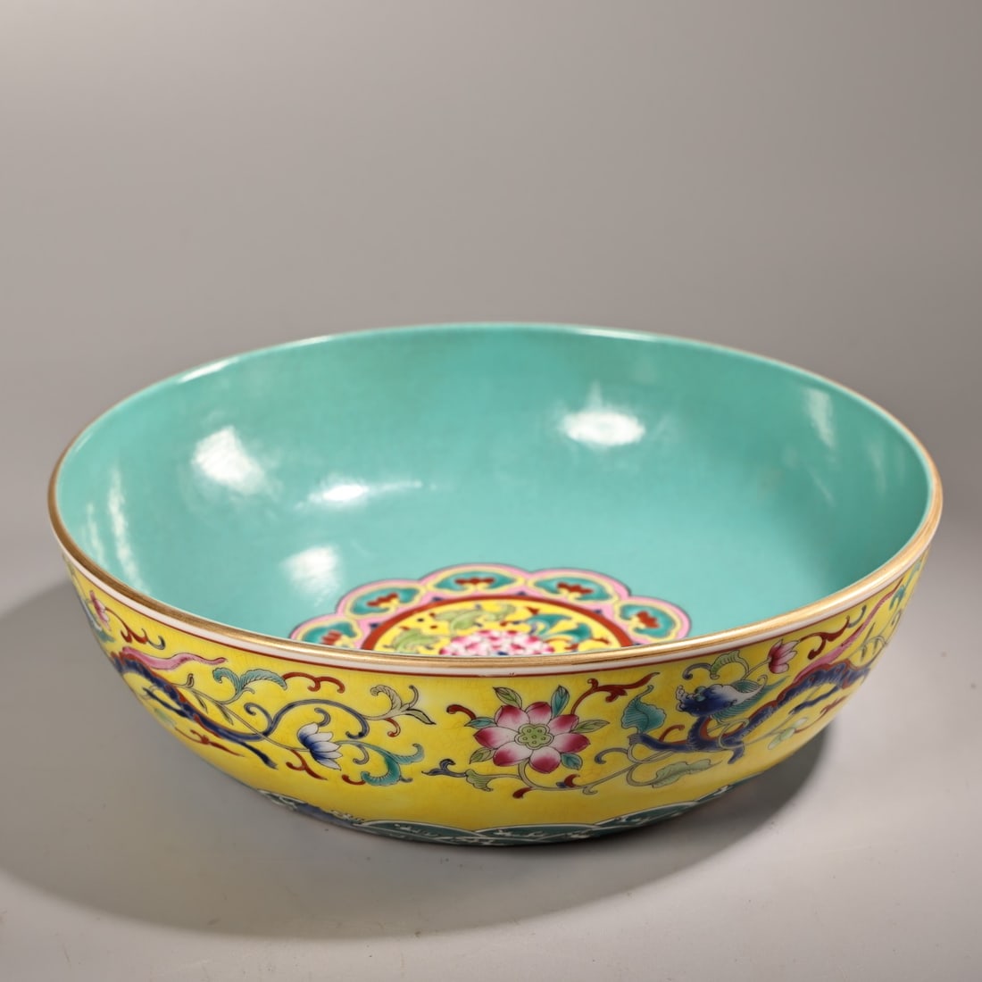 An Exquisite Enamel Lotus Pattern Dragon Pattern Seawater Pattern Bowl - 3
