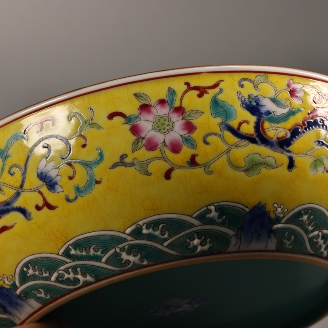 An Exquisite Enamel Lotus Pattern Dragon Pattern Seawater Pattern Bowl - 8