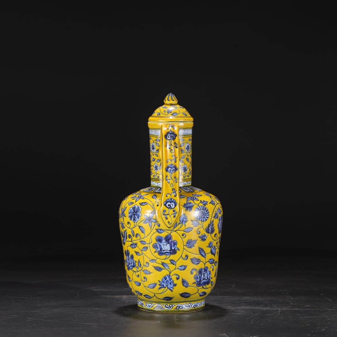 An Exquisite Blue and White Lotus Pattern Ewer - 6