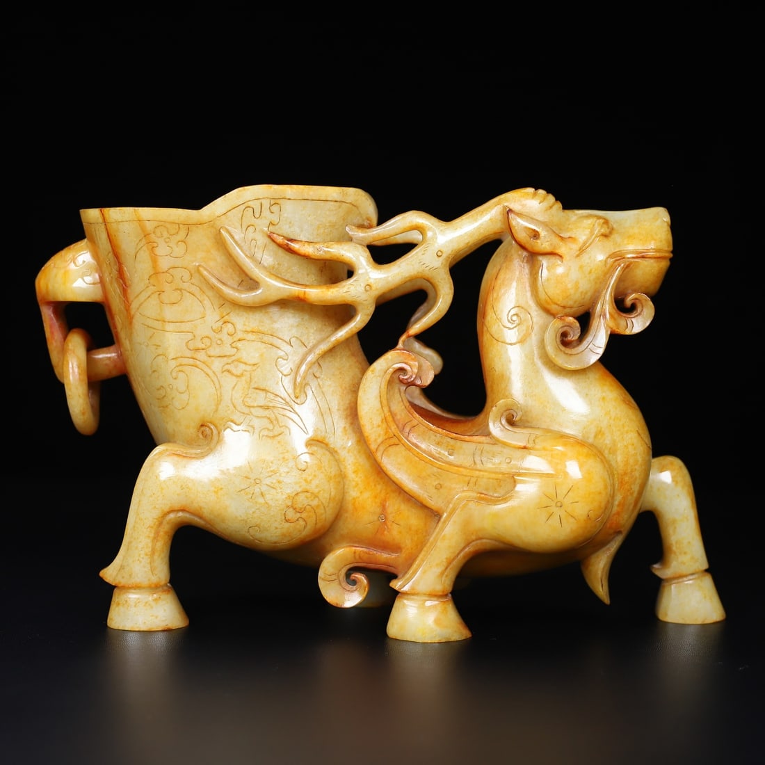 An Exquisite White Jade Deer-Shaped Cup - 2
