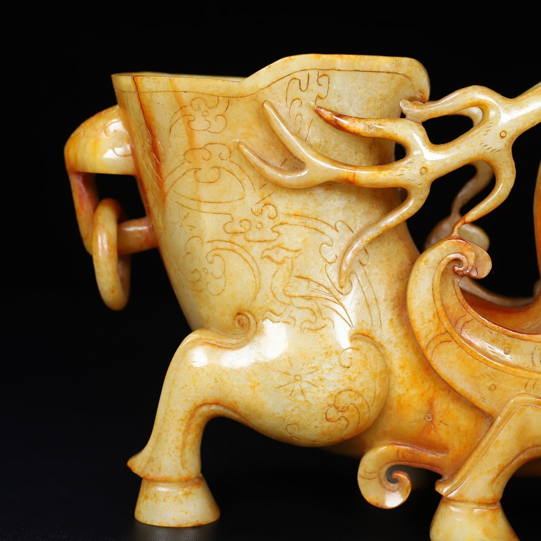 An Exquisite White Jade Deer-Shaped Cup - 4