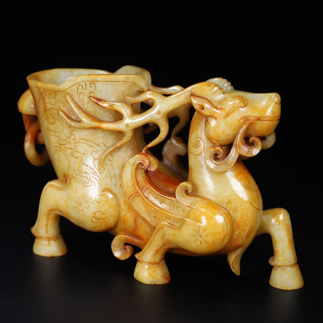 An Exquisite White Jade Deer-Shaped Cup - 5