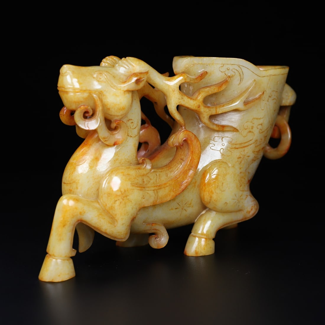 An Exquisite White Jade Deer-Shaped Cup - 7