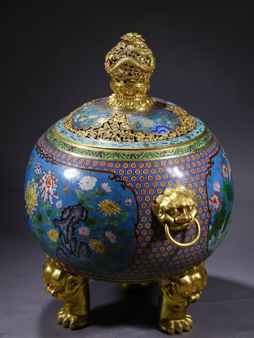 An Exquisite Cloisonne Dragon Pattern Flower and Butterfly Pattern Double-Ears and Tripod Censer - 4