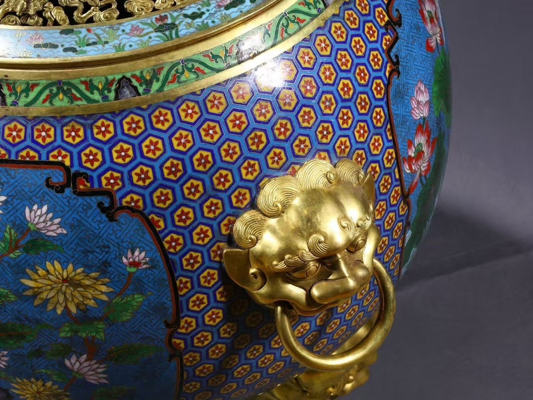 An Exquisite Cloisonne Dragon Pattern Flower and Butterfly Pattern Double-Ears and Tripod Censer - 5