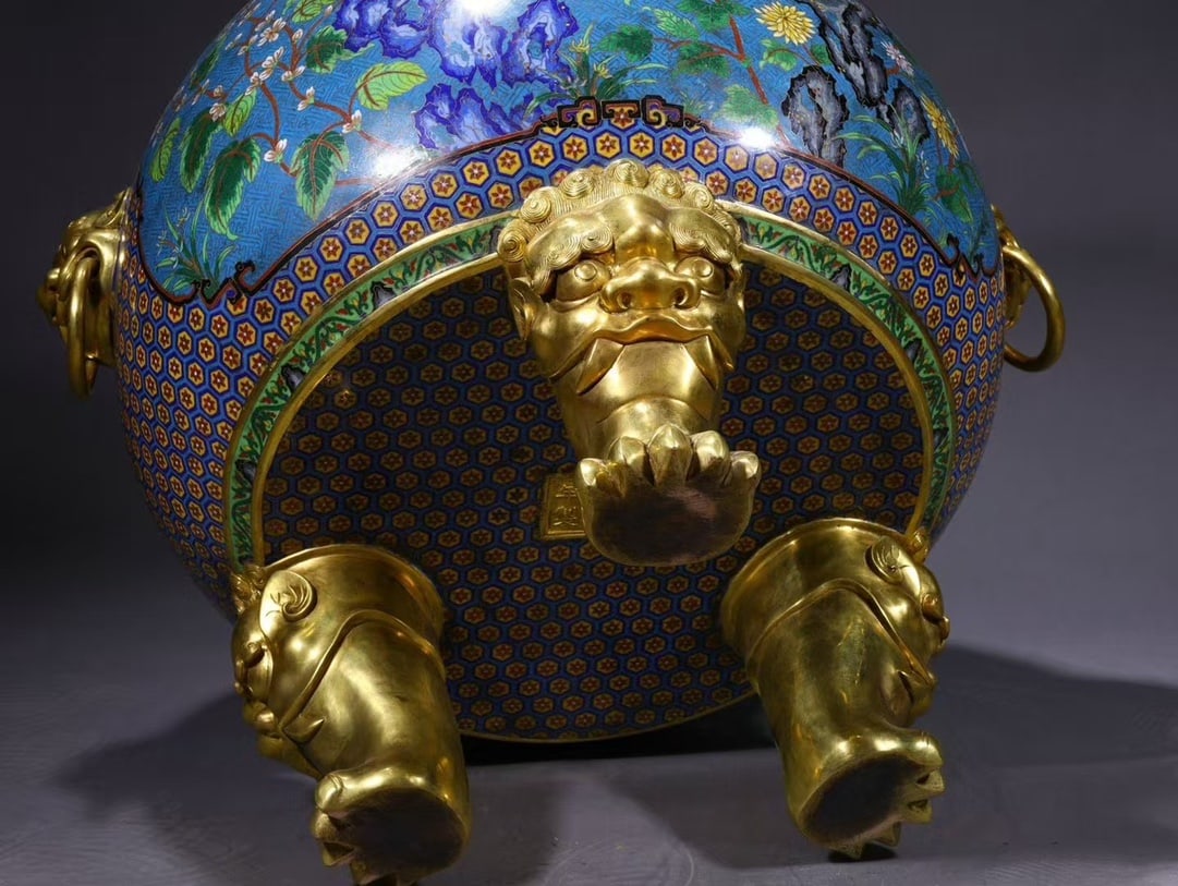 An Exquisite Cloisonne Dragon Pattern Flower and Butterfly Pattern Double-Ears and Tripod Censer - 8