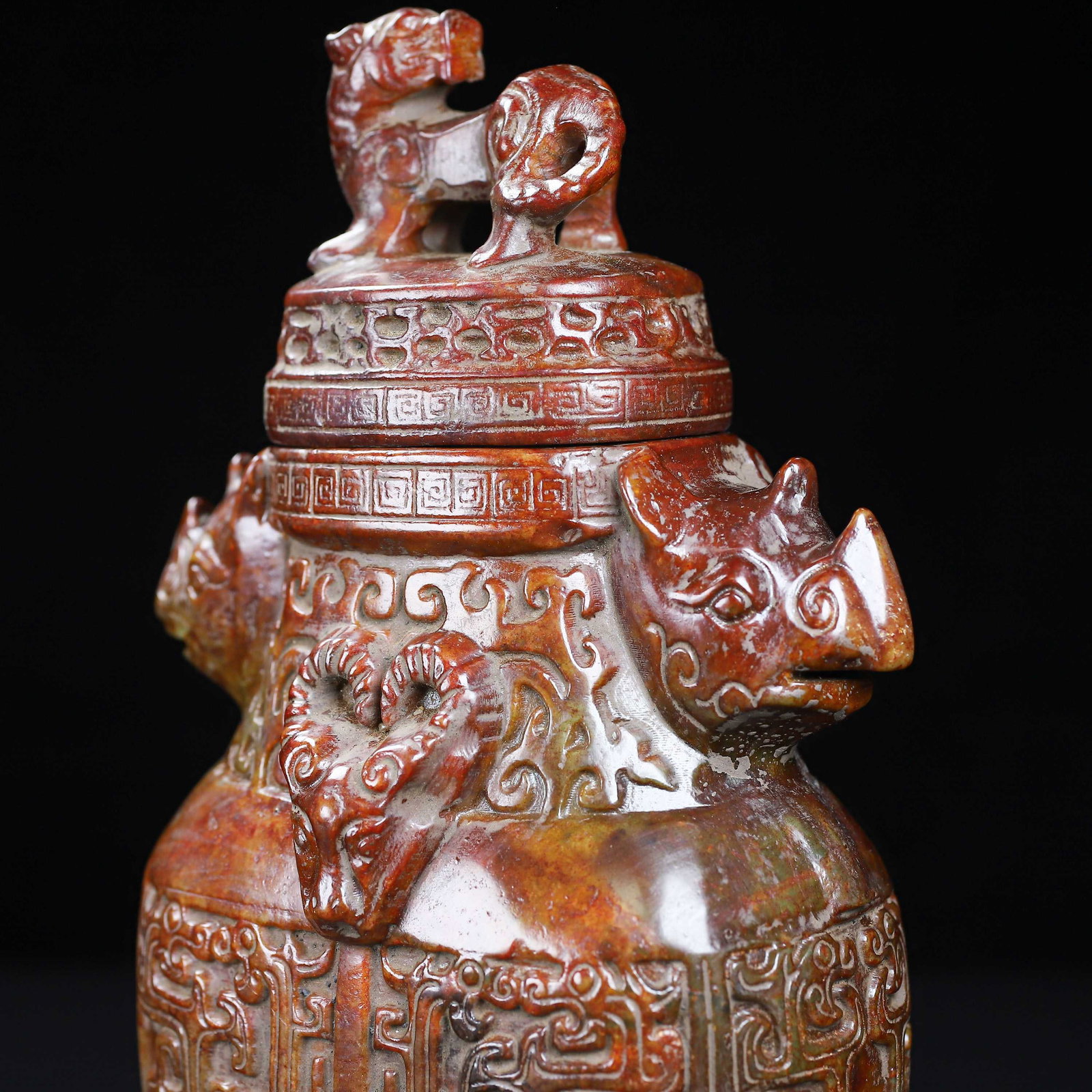 An Exquisite White Jade Rhinoceros Pattern Vase - 7