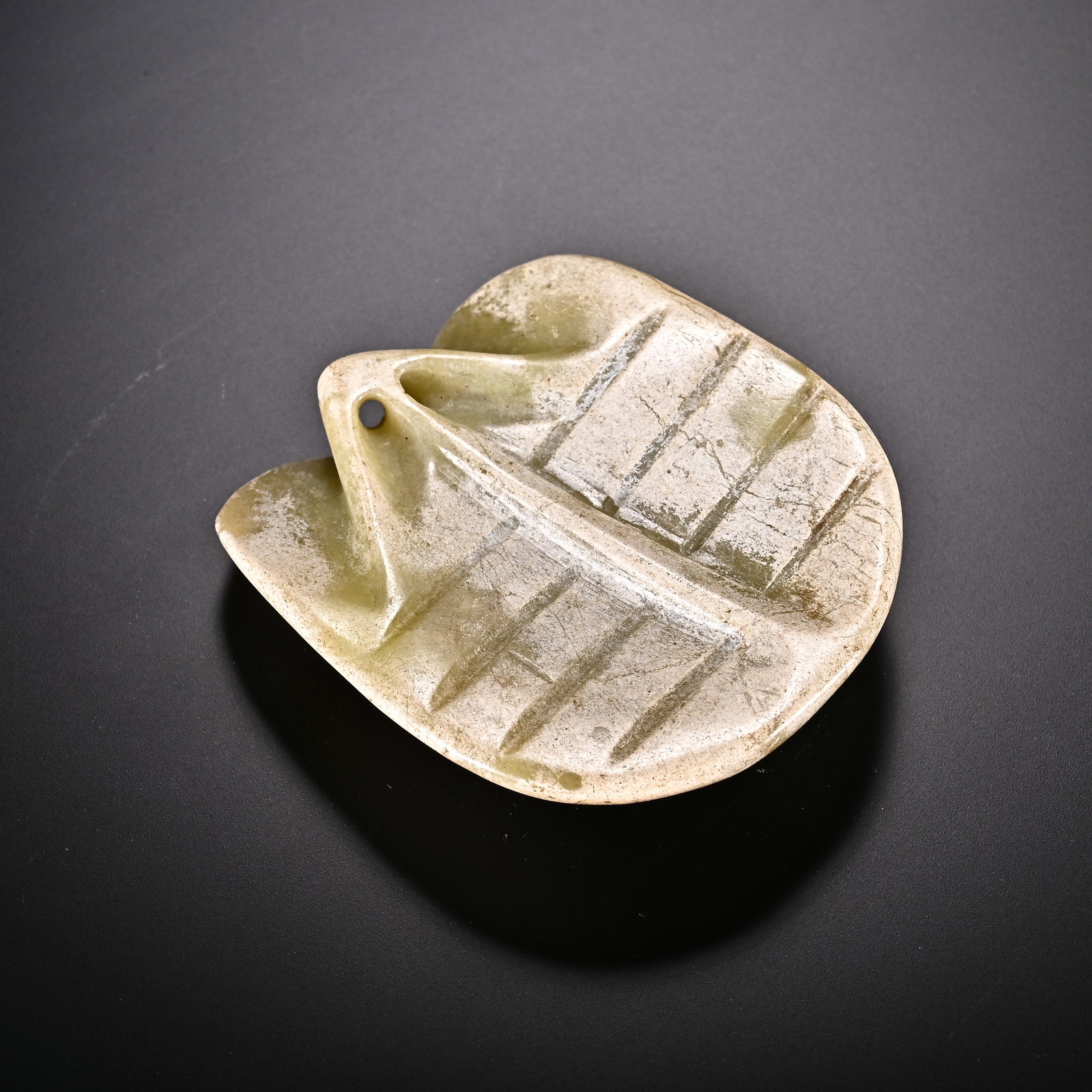 An Exquisite White Jade Tortoise shell Ornament - 5