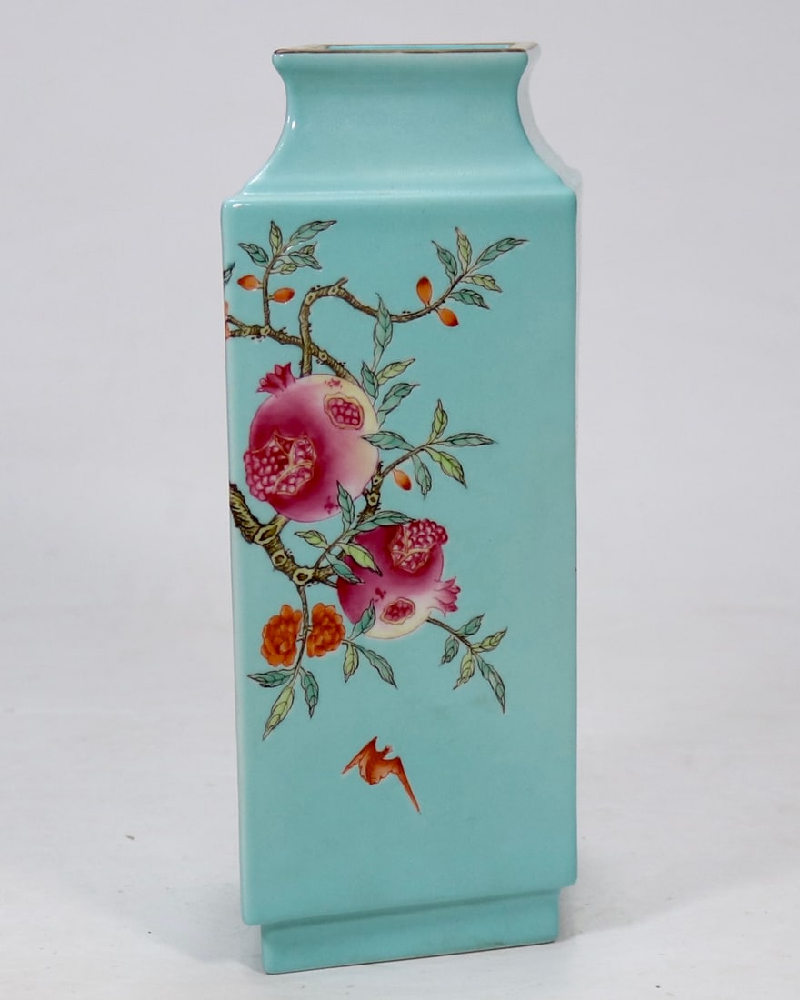 An Exquisite Green Glazed Pomegranate Pattern Vase - 3